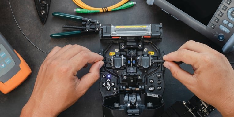 How to Choose a Fiber Fusion Splicer for FTTH Installations