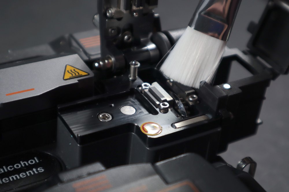 How to Clean and Maintain a Fiber Fusion Splicer